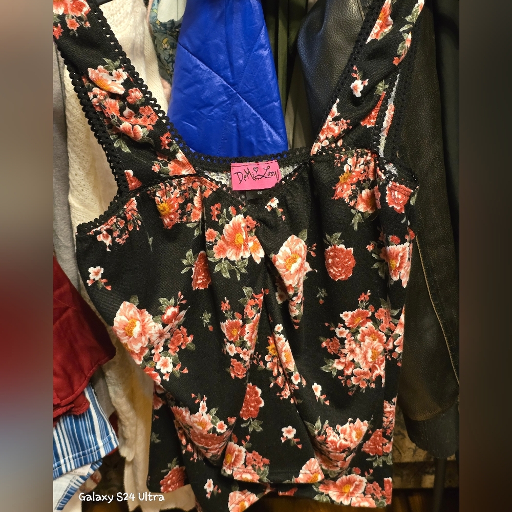 💲Demi Loon Retro Floral Top NWOT Sz 2X